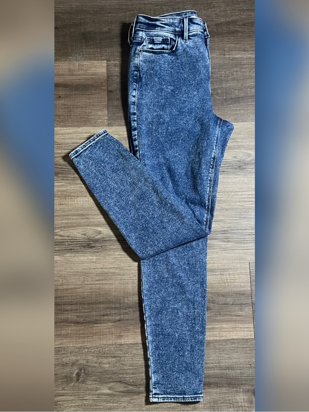 Old Navy Rockstar Super Skinny High Rise Acid Wash Jeans